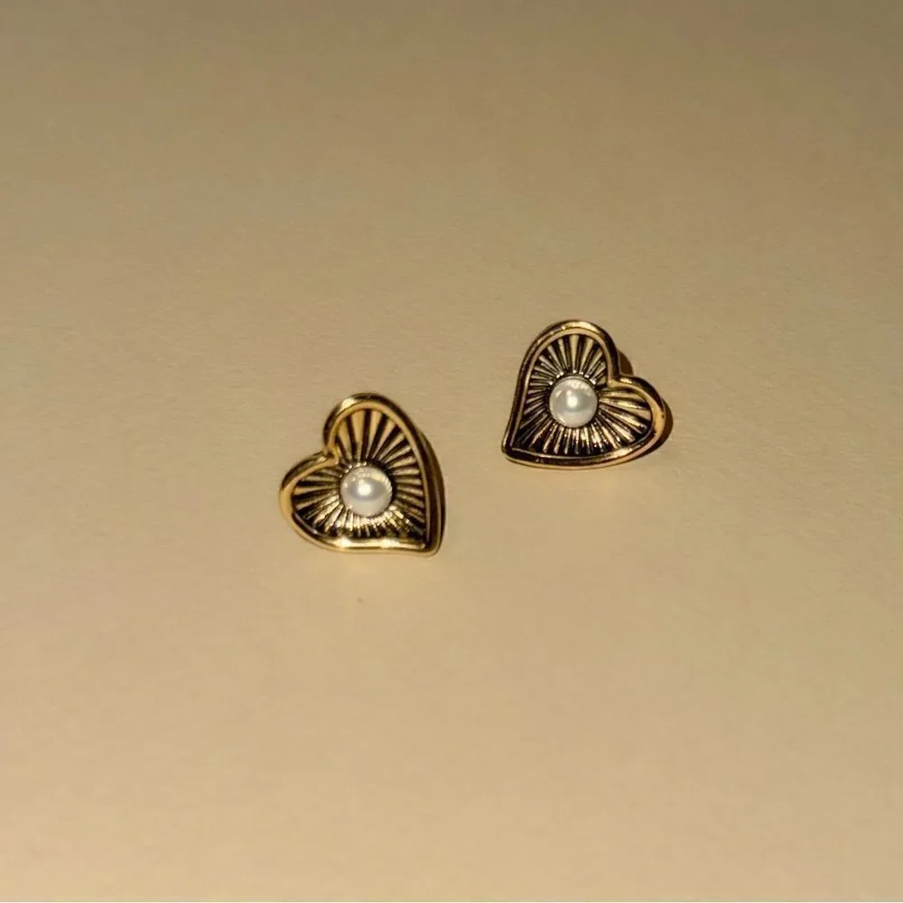 Pearl heart earrings N869